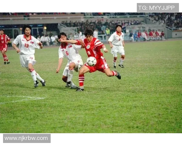 南京足球队心理素质深度对比分析及其对比赛表现的影响探讨